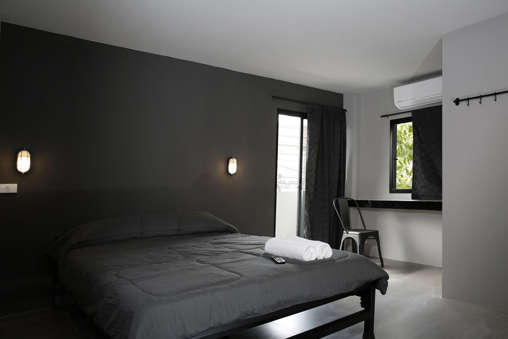 Hotel Greyscale Short & Long Bangkok